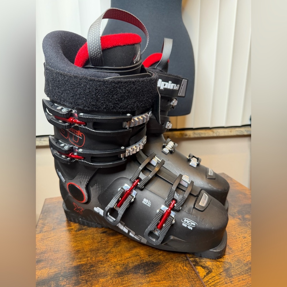 Alpina Xtrack Black Ref Ski Boot Soft Flex 60 Size 10.5
